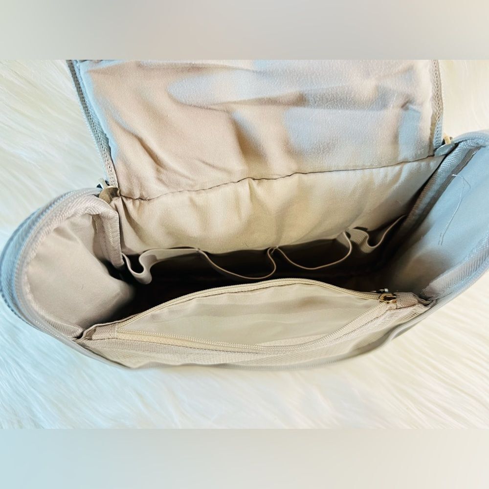 Hanging Toiletry Bag - Picture 9 of 11